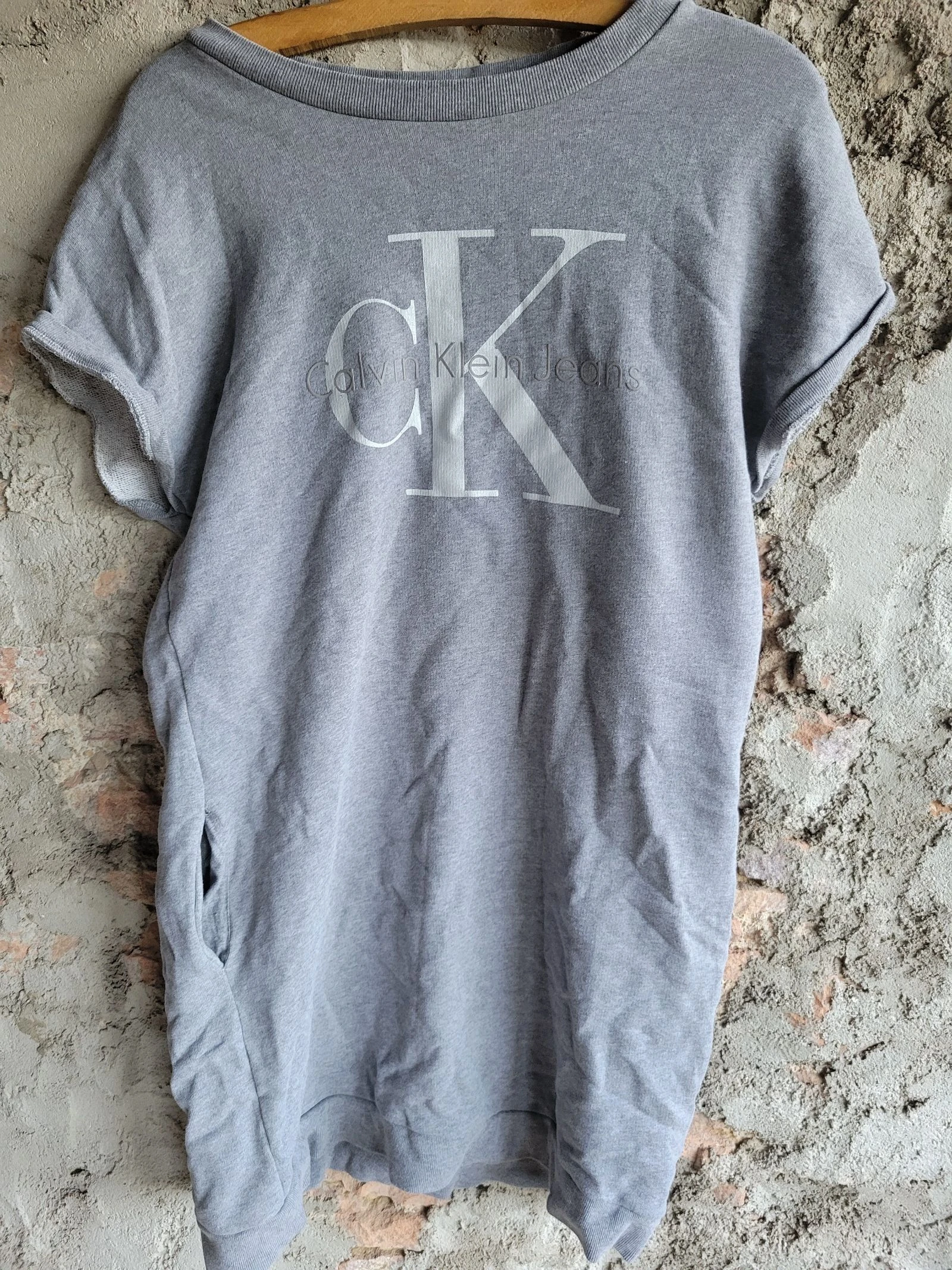 Robe sweat grise avec poche Calvin Klein Jeans t s